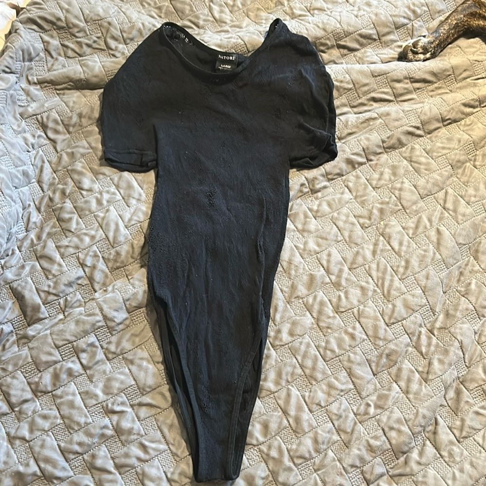 Natori lace short sleeve black Bodysuit size large